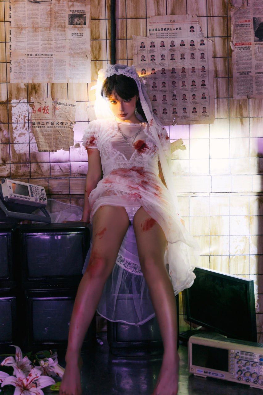 Cosplay Stupid Momo - Ruins Bride