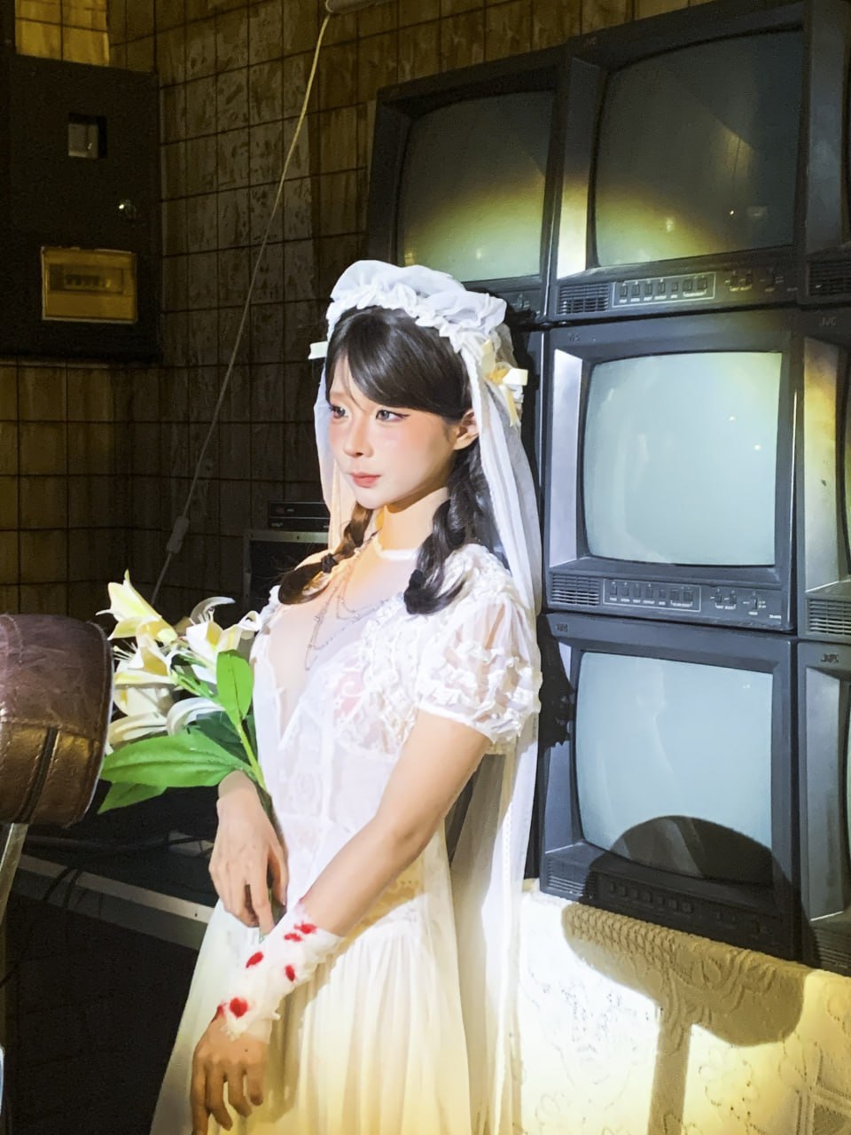 Cosplay Stupid Momo - Ruins Bride