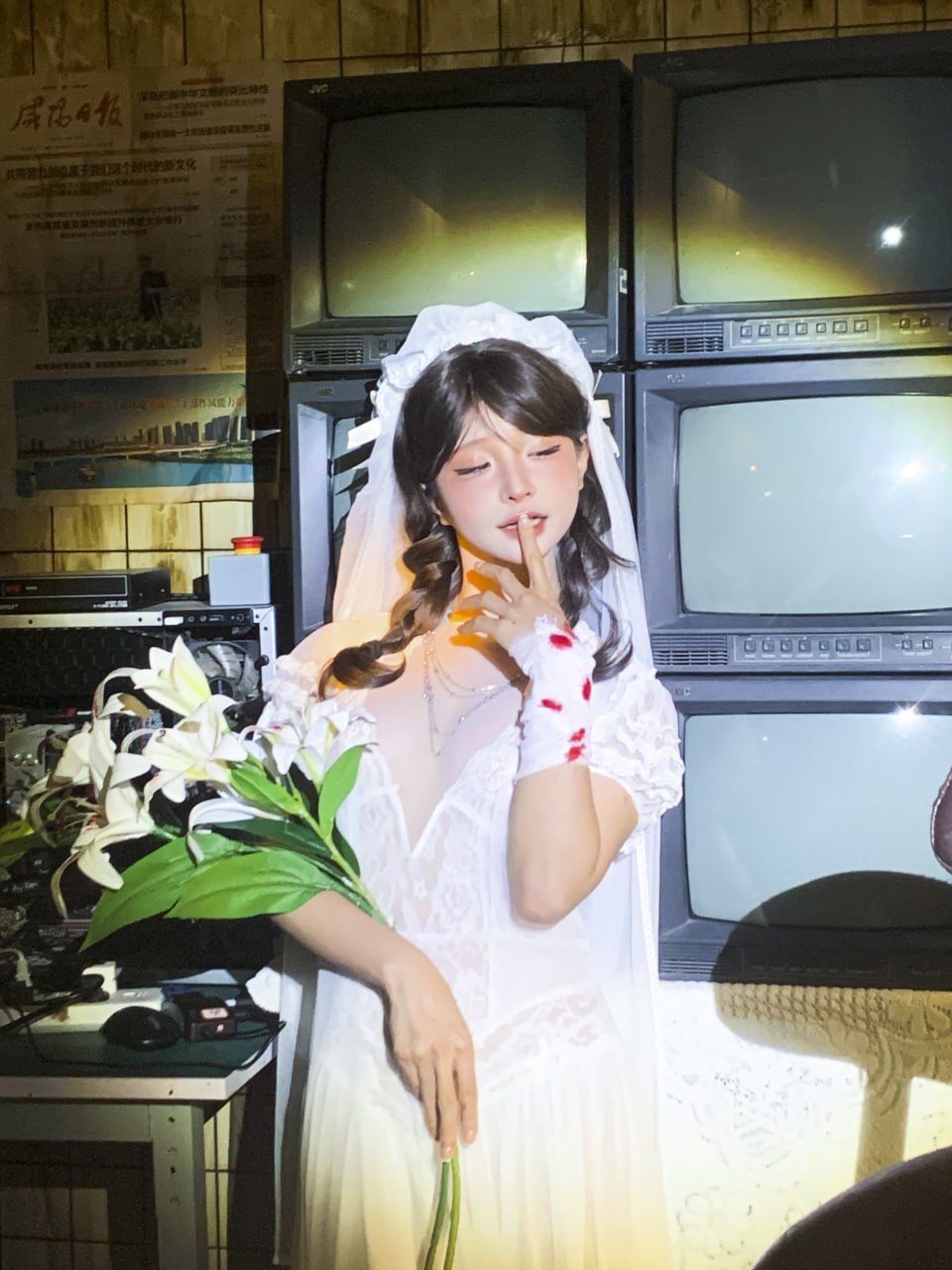 Cosplay Stupid Momo - Ruins Bride