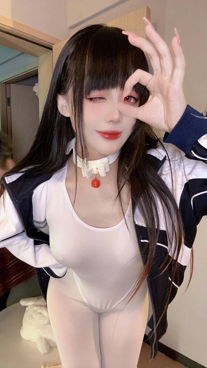 cosplay Cửu Ngôn - áo thể dục màu trắng