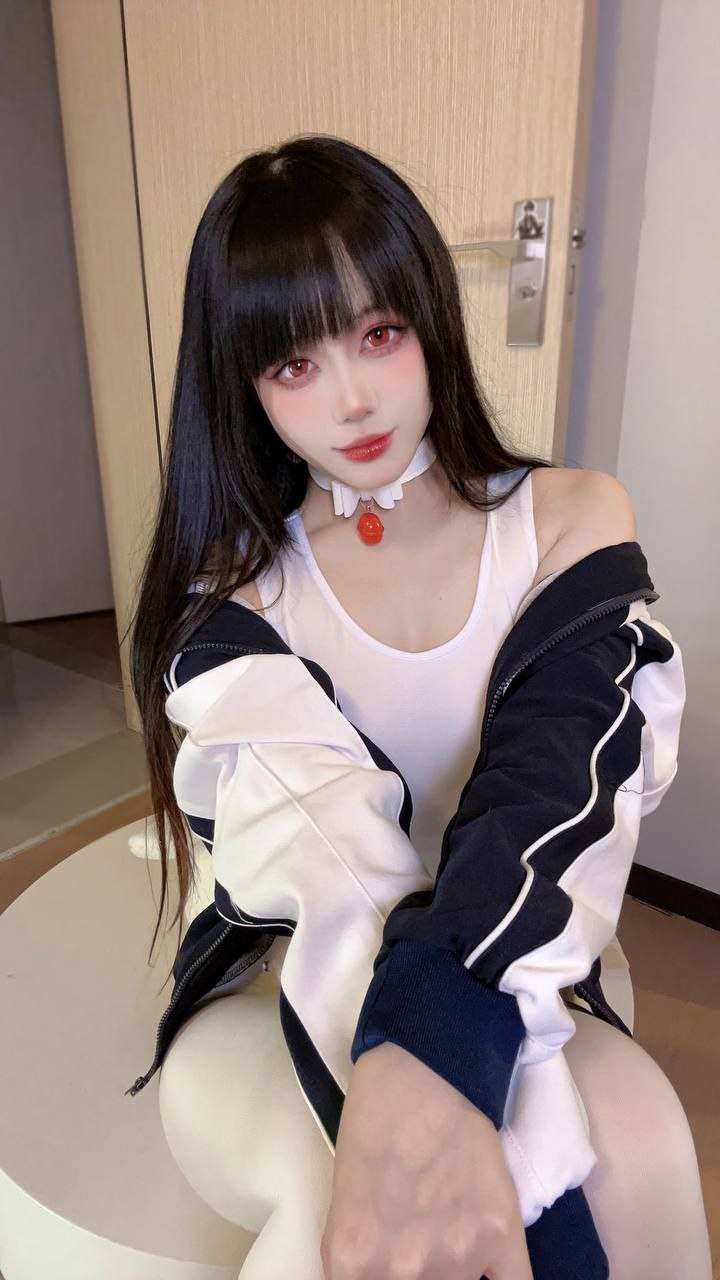 cosplay Cửu Ngôn - áo thể dục màu trắng