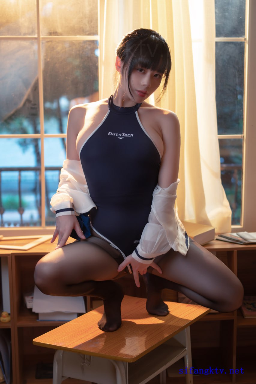 コスプレ 九言 - 競泳