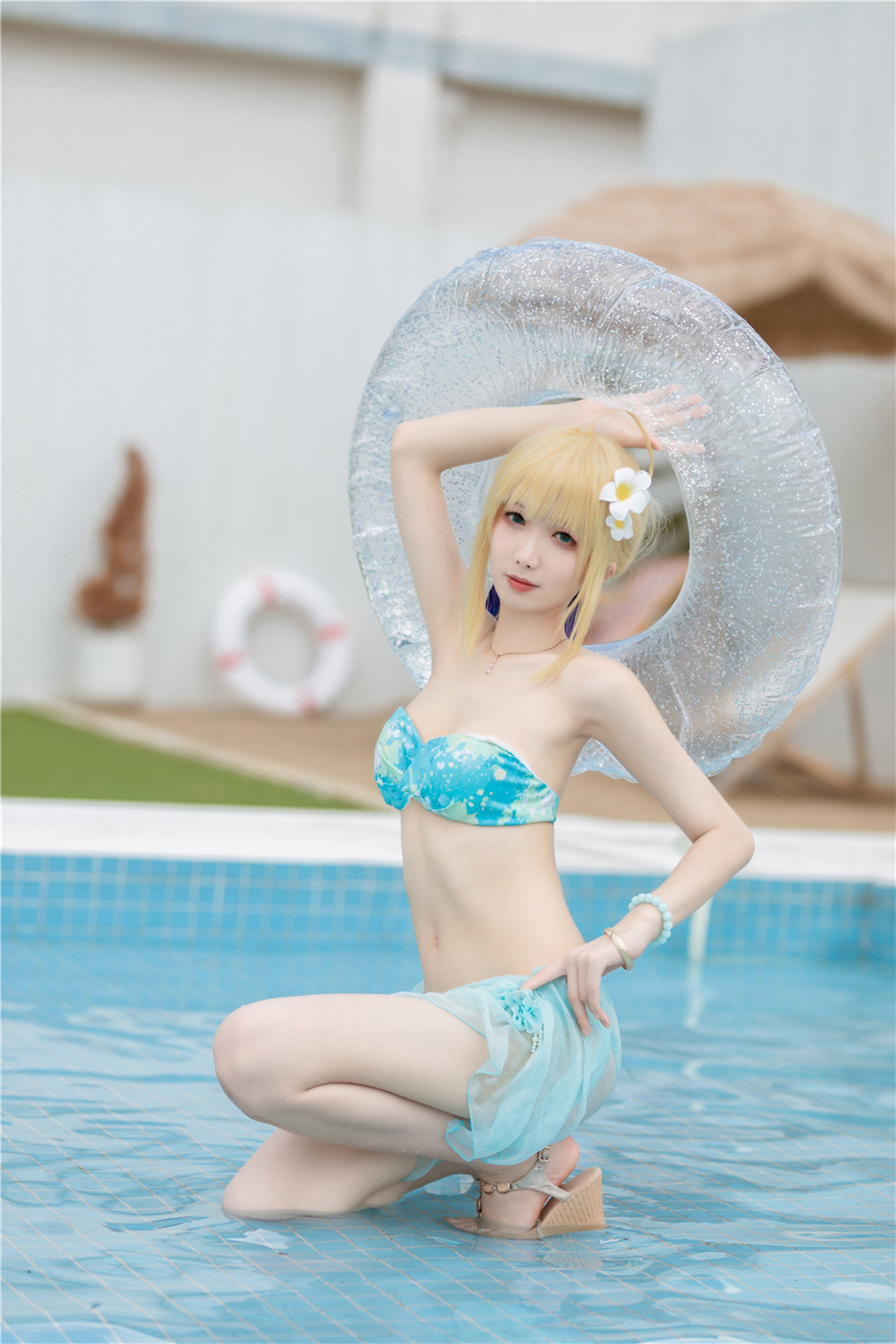 Cosplay Phong Giang Giang v Altoria Pendragon áo tắm