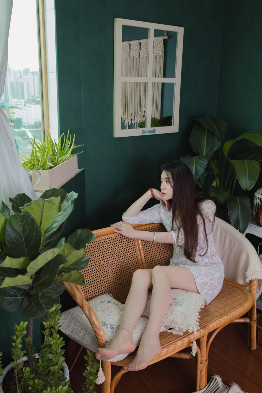 เซียไม่กินปลา - รองเท้าส้นสูงสีแดง 139P