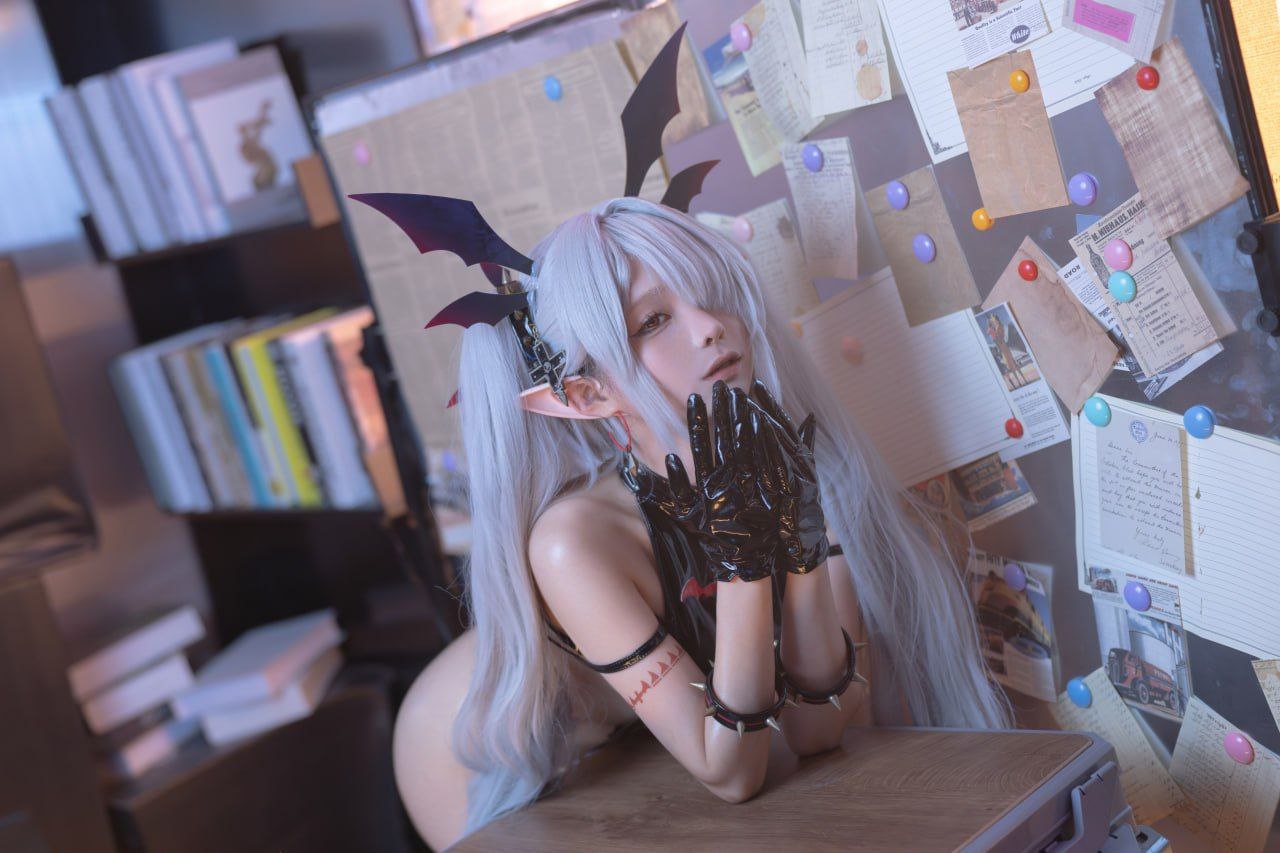 Bo anh cosplay Chun Momo Blue Archive Ginkyo Iori