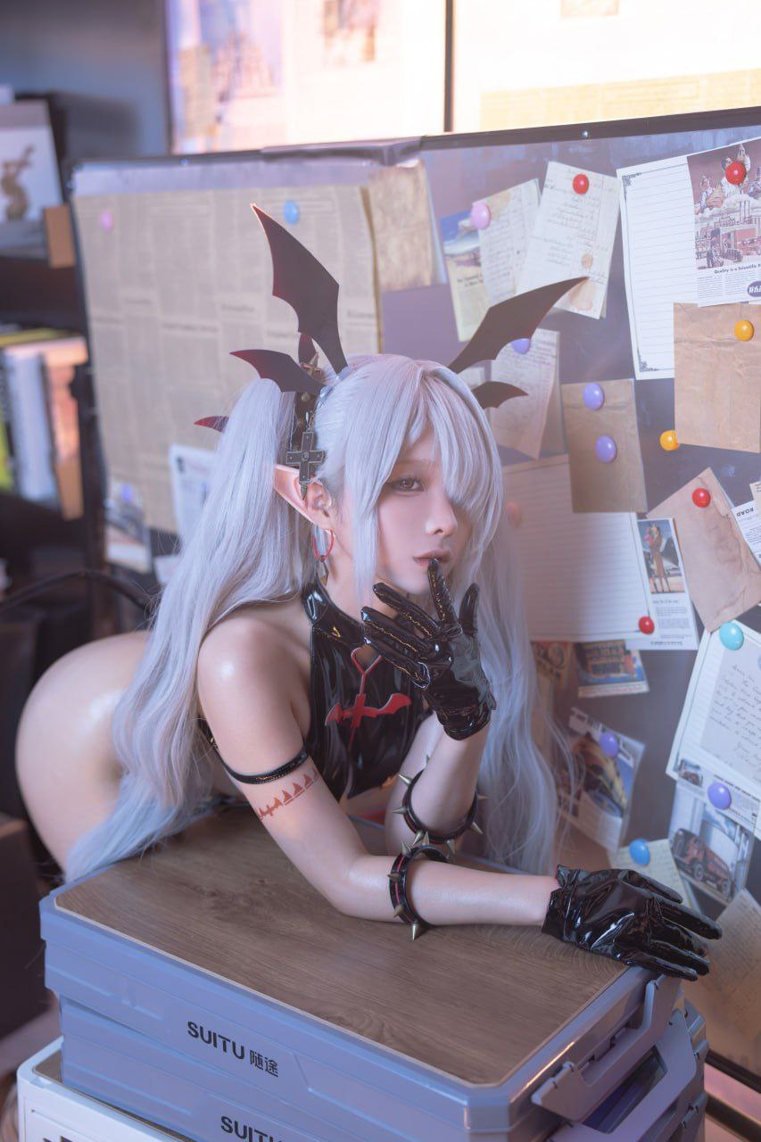 Bo anh cosplay Chun Momo Blue Archive Ginkyo Iori