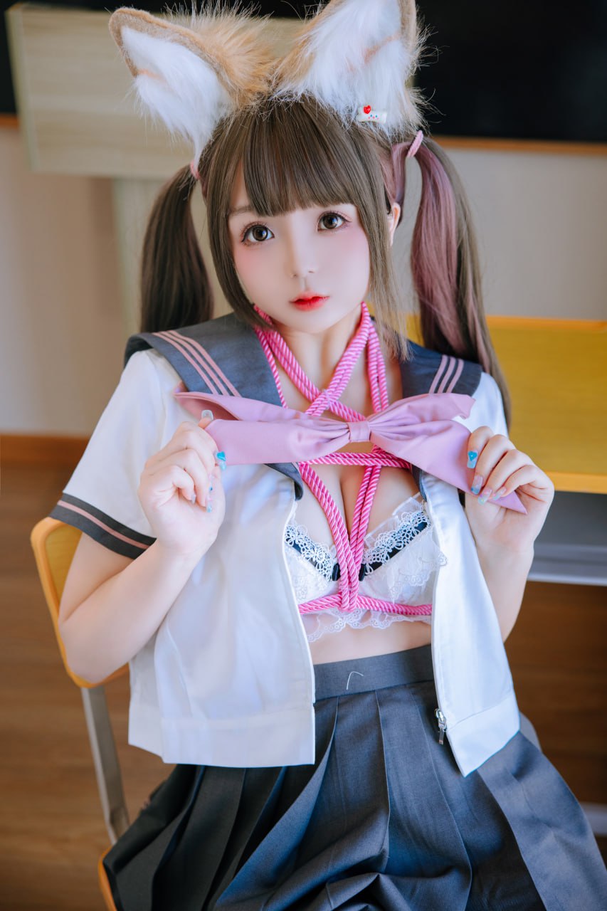 Cosplay Rina Jiao - Desk Bondage