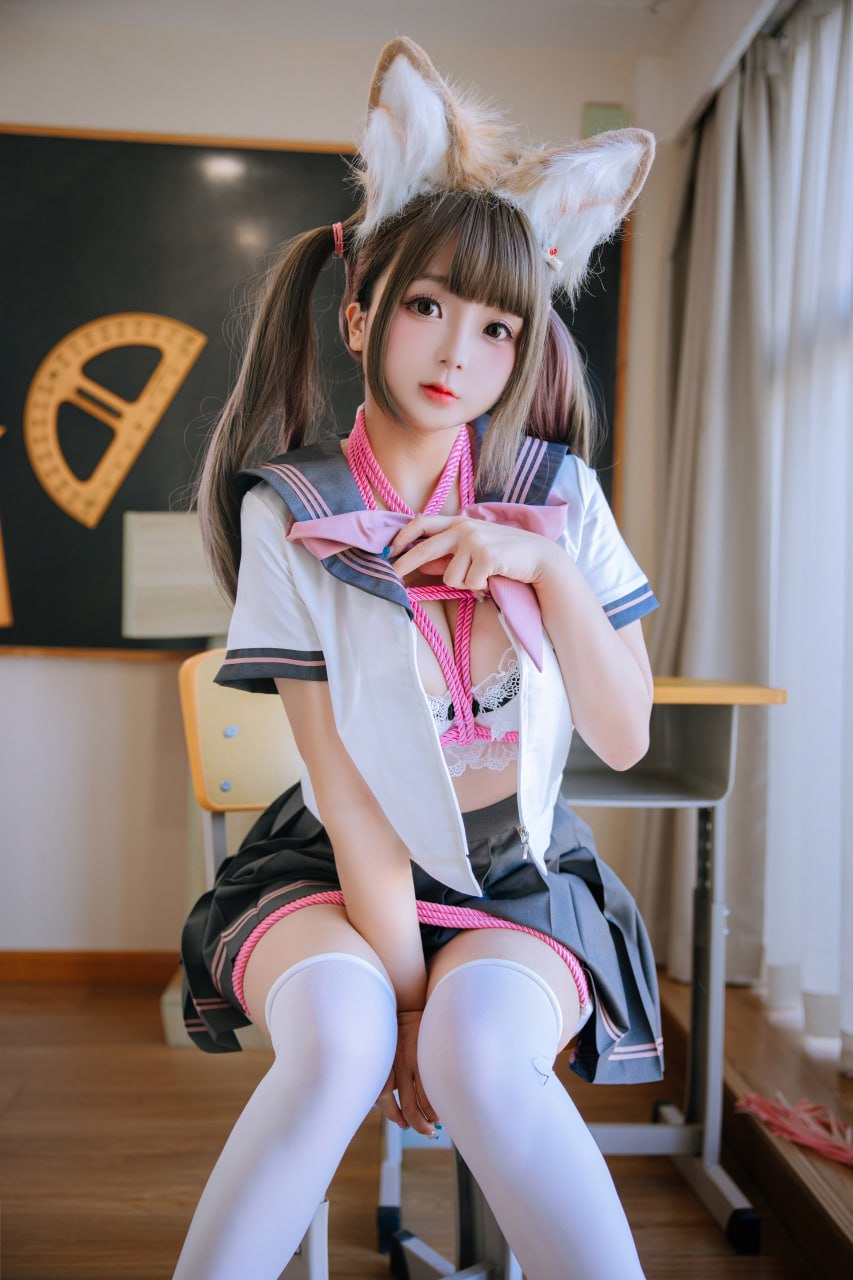 Cosplay Rina Jiao - Desk Bondage