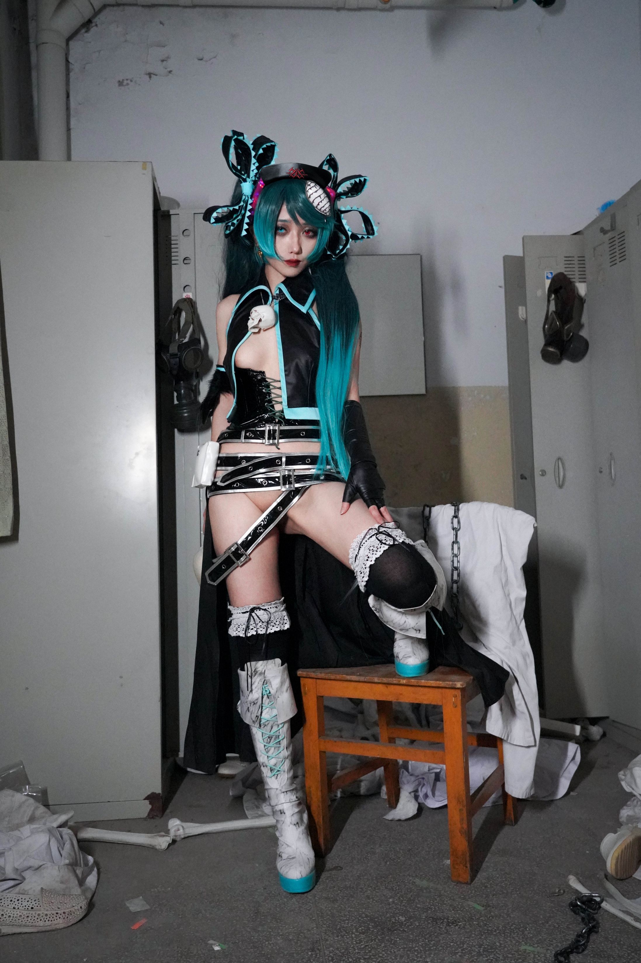 cosplay Giảo Nhục Cơ Walküre - Hài Âm Quân Nhân và Giấy Máy Bay