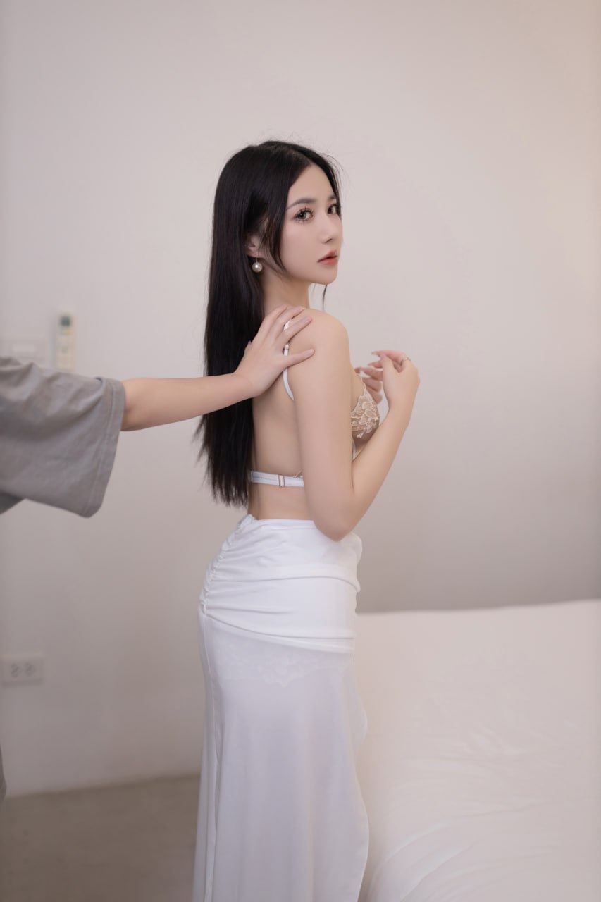 Yuzijiang Fish 危险边缘 Photo Set