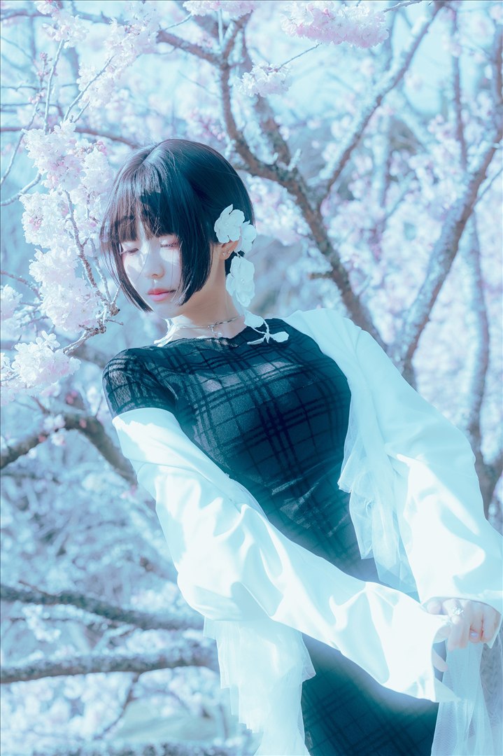 伊莉EE子 - 24年04月訂閱 (3套)113P