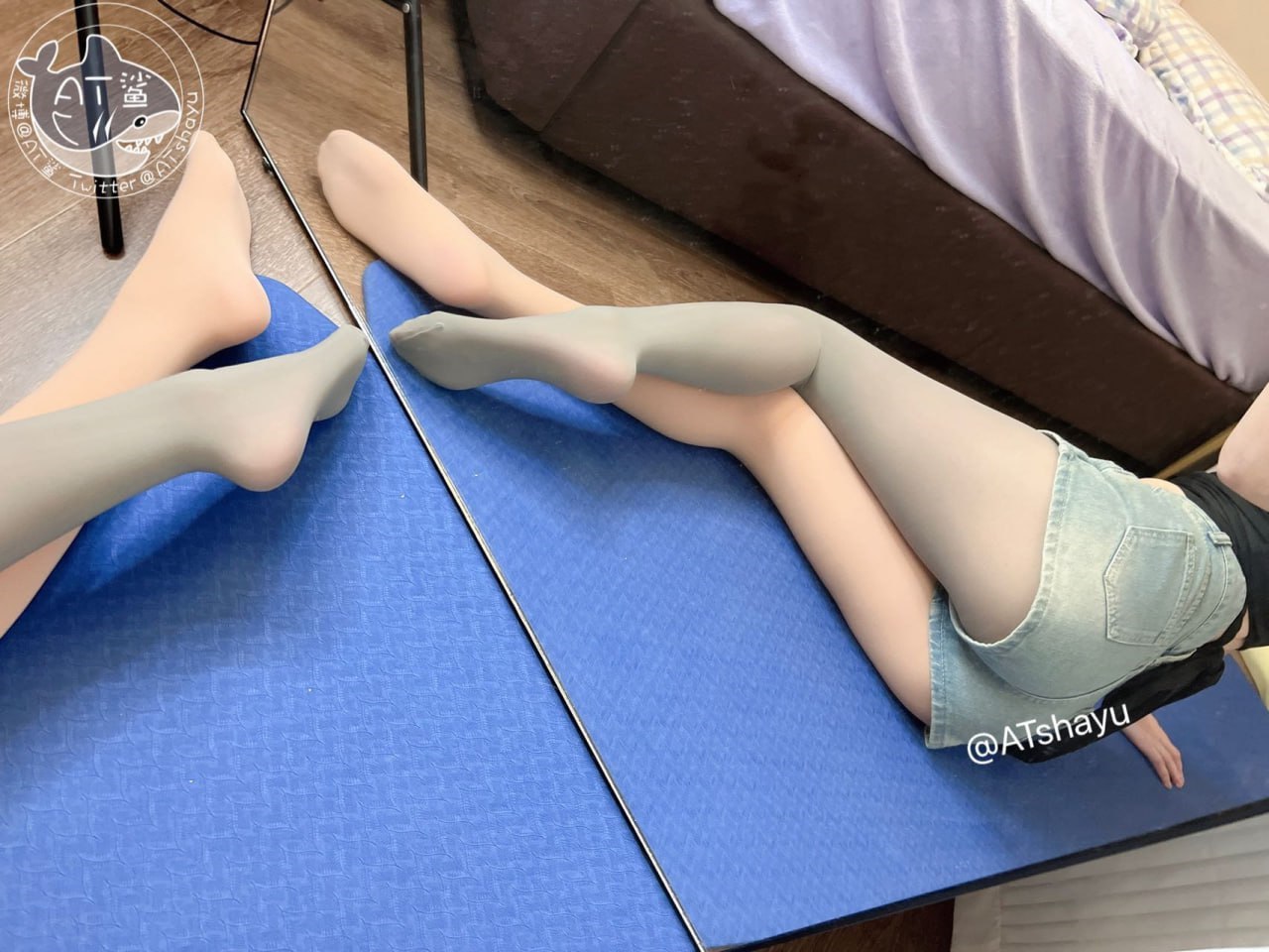 AT 상어 - 서서 요가 52P