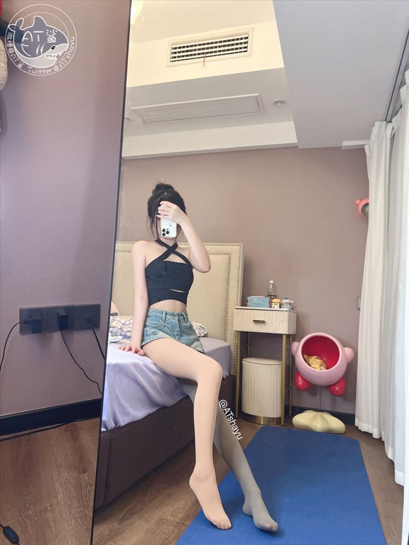 AT 상어 - 서서 요가 52P