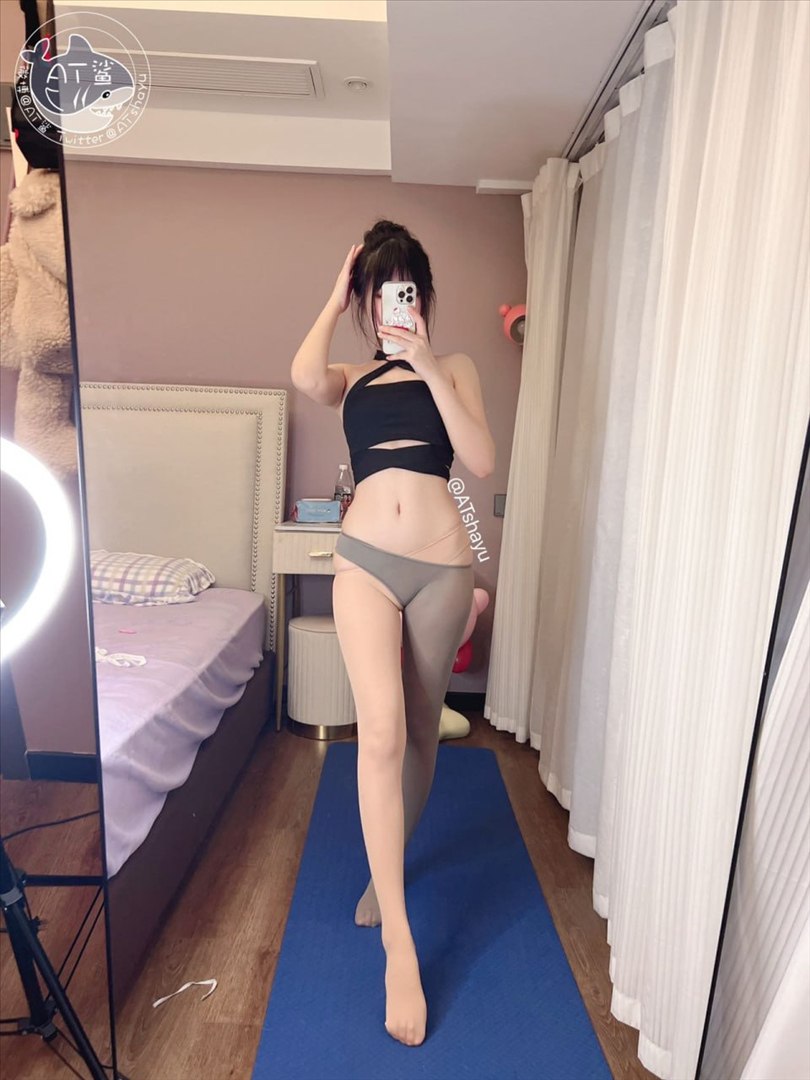 AT 상어 - 서서 요가 52P