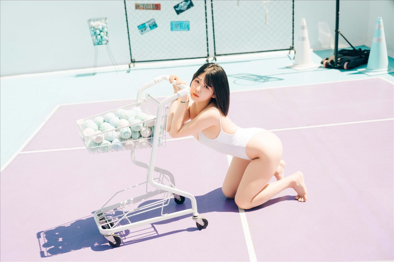 魯齊 齊亞 佳 - 球拍女孩