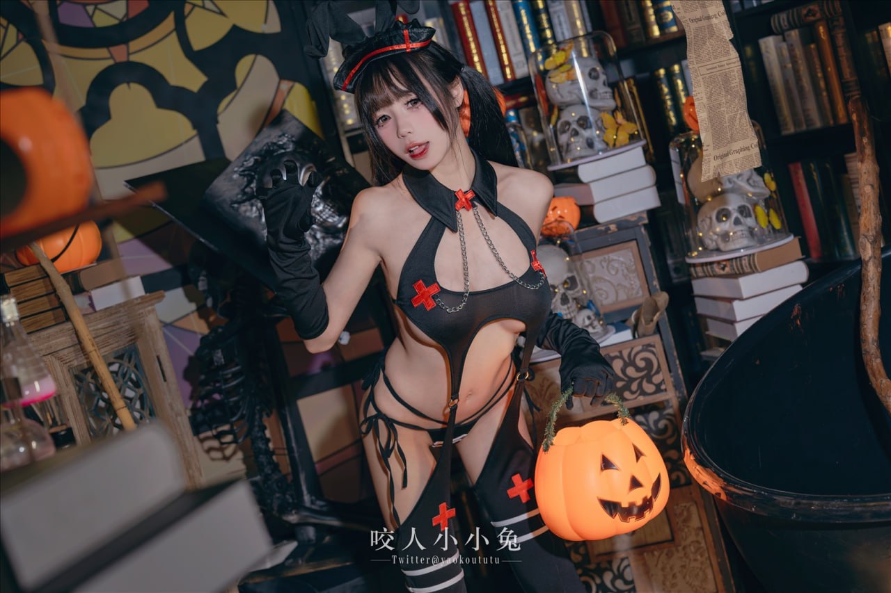 咬一口兔娘-萬聖節看護士40P