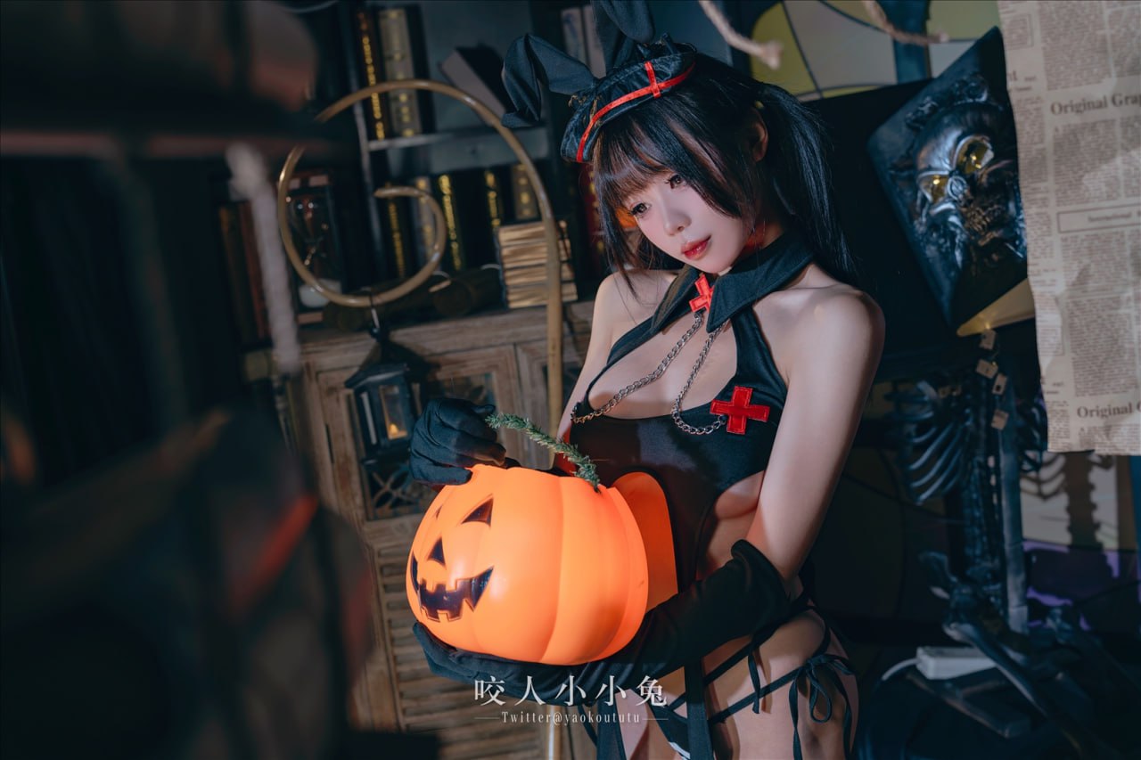 咬一口兔娘-萬聖節看護士40P
