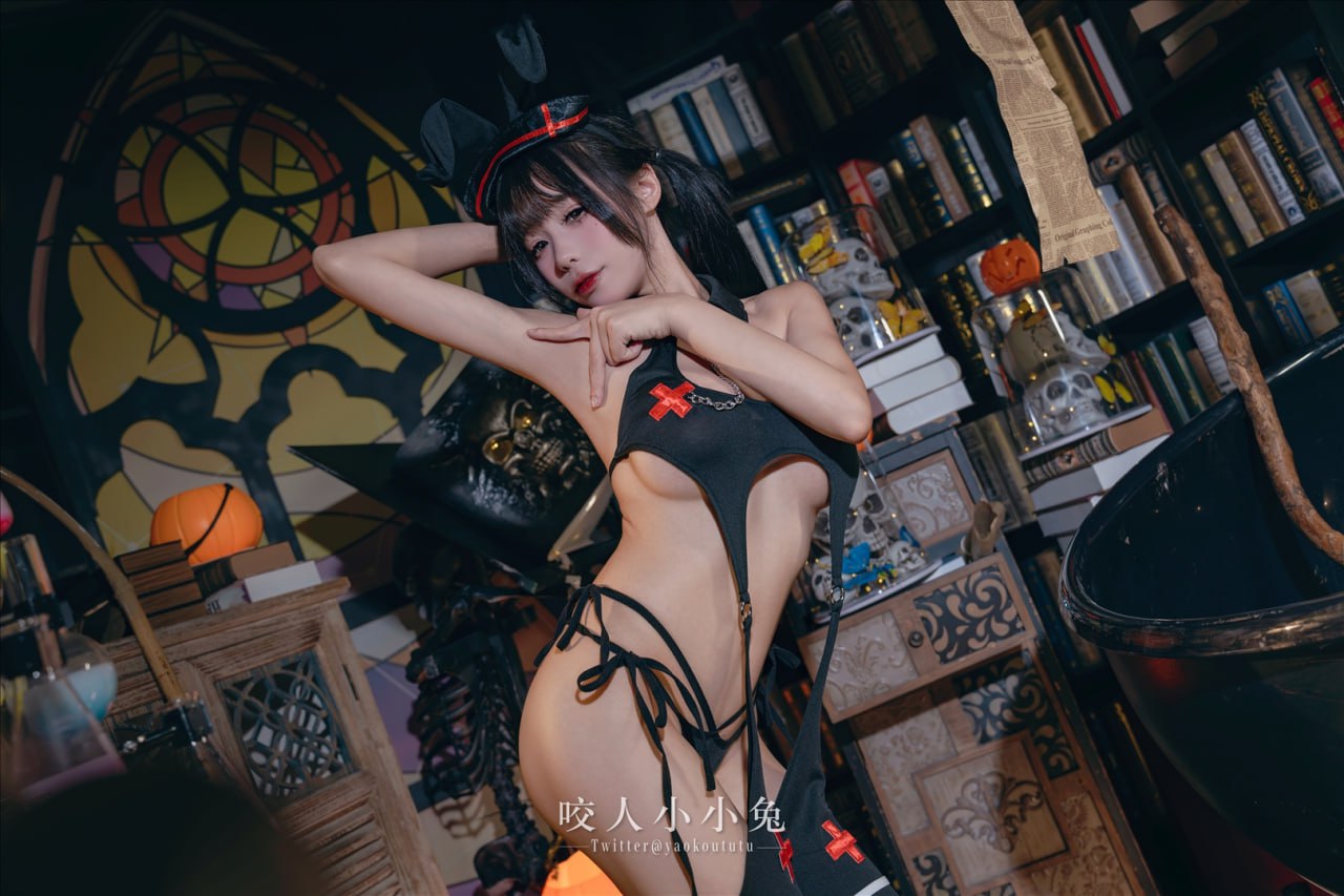 咬一口兔娘-萬聖節看護士40P