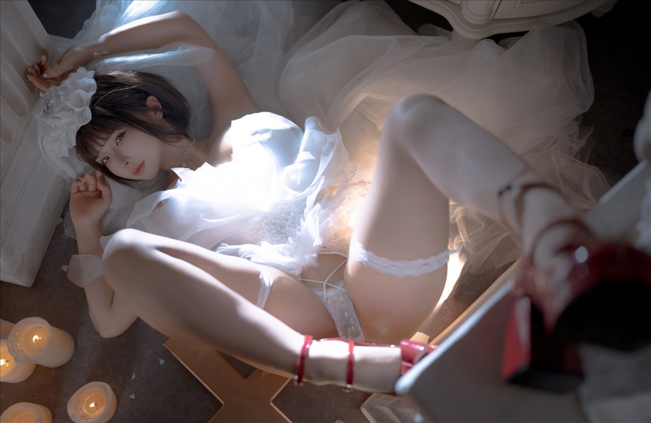 Chun Momo Wedding Dress 212P White Stockings Photo Set