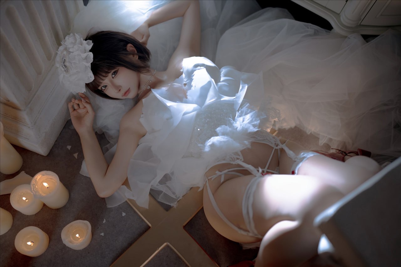 Chun Momo Wedding Dress 212P White Stockings Photo Set