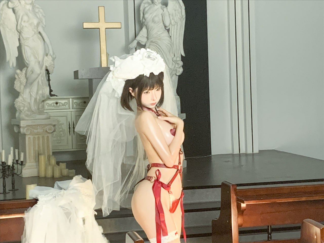 ชุดภาพ Chun Momo Wedding Dress 212P กับถุงน่องขาว