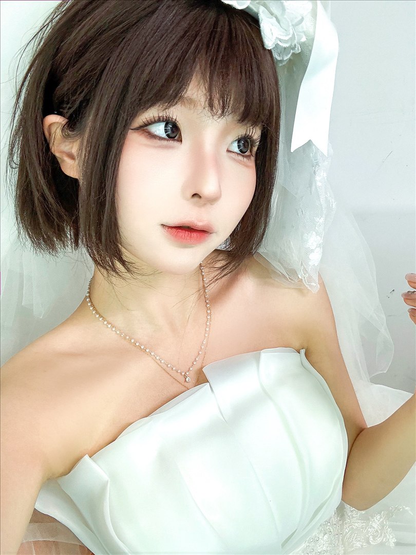 蠢沫沫《婚纱》212P 白丝写真套图