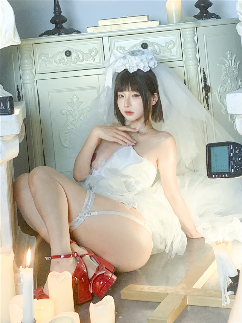 蠢沫沫《婚纱》212P 白丝写真套图