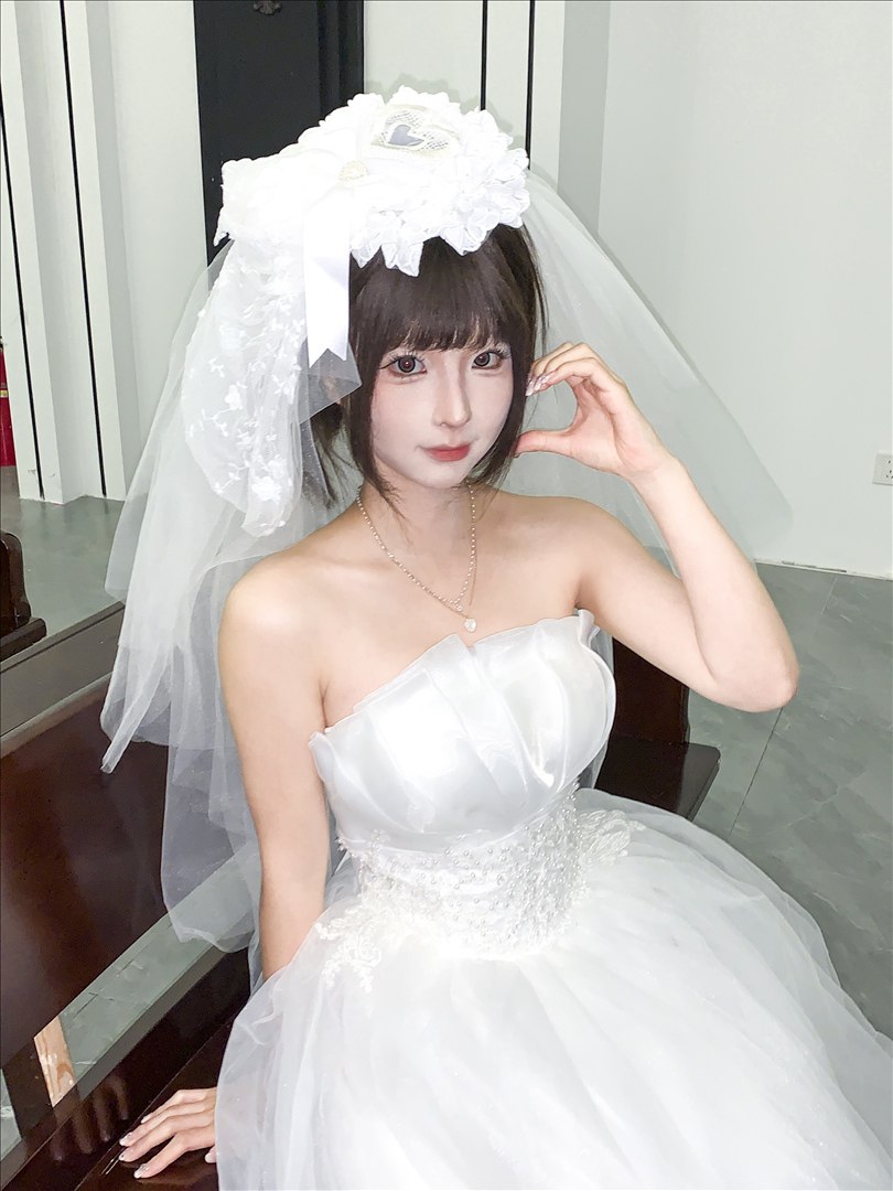 蠢沫沫《婚纱》212P 白丝写真套图