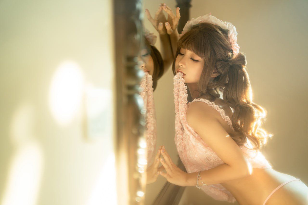 Chun Mo Mo - Thiếu nữ trong gương