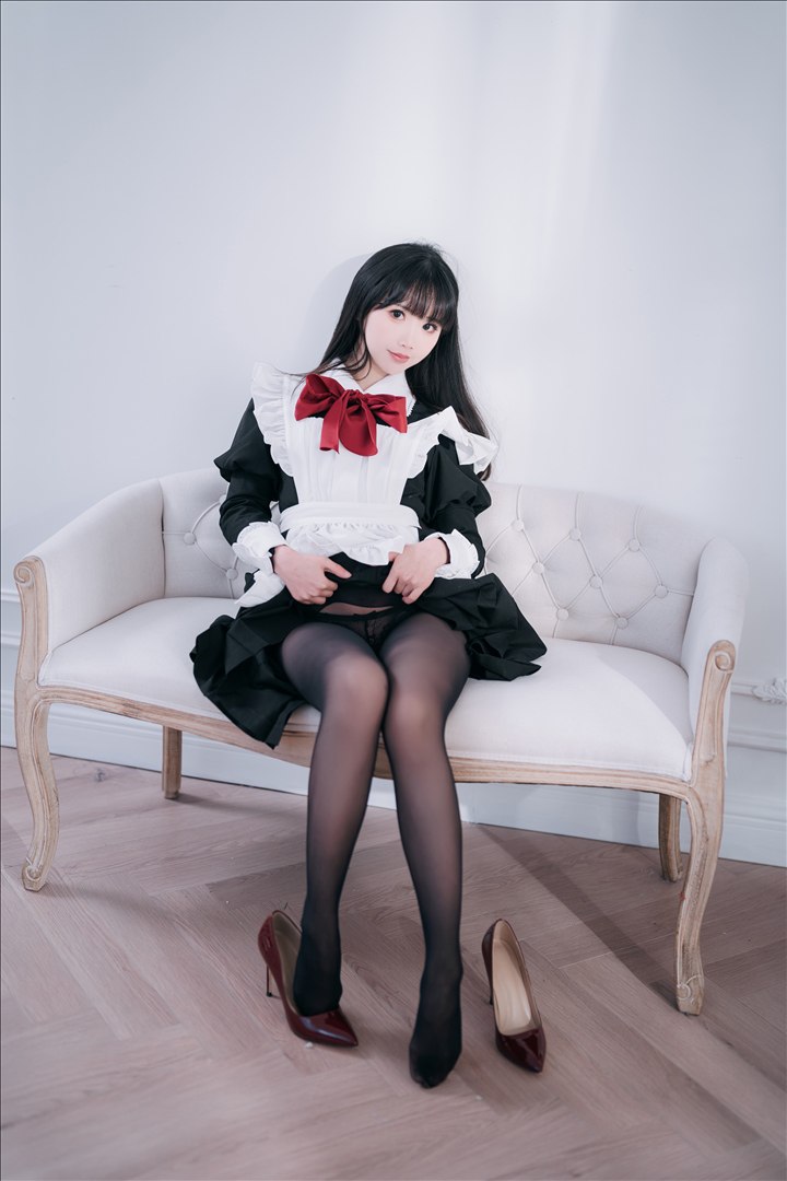 Mian Bing Xian Er - Red High Heels Maid