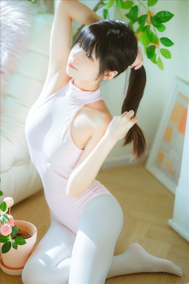 三無人型 - 白丝桃子 60P