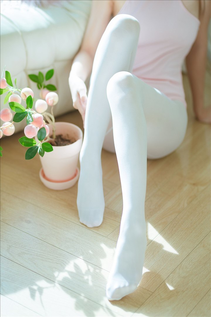 Three No Human Type - White Silk Peach 60P