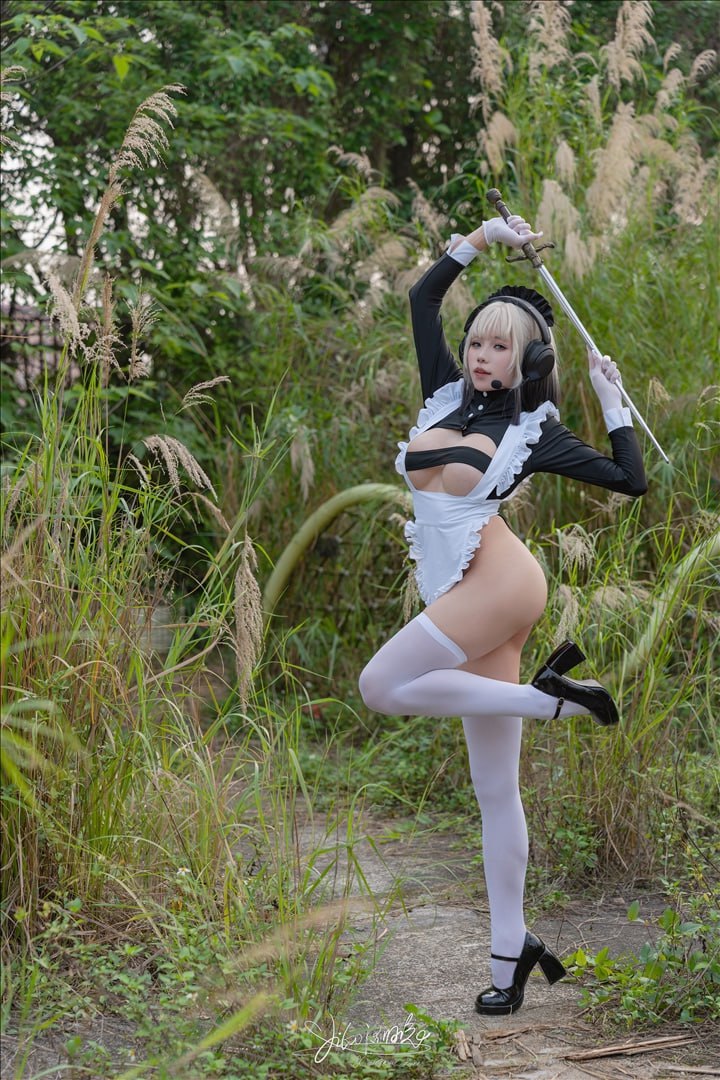 Bite a Bunny Girl - Battle Maid Dynamic Light Wave 77P1V