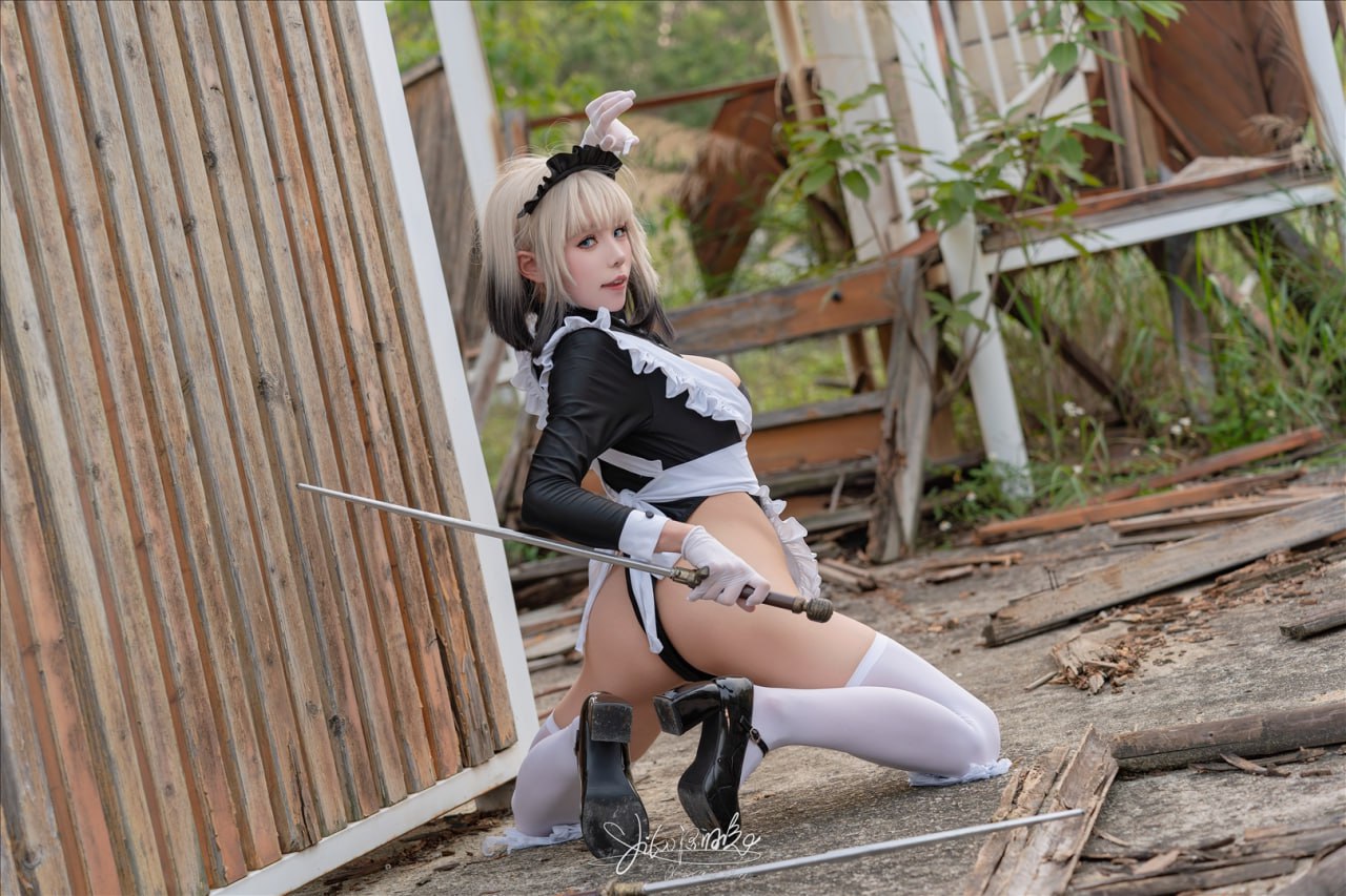 Bite a Bunny Girl - Battle Maid Dynamic Light Wave 77P1V