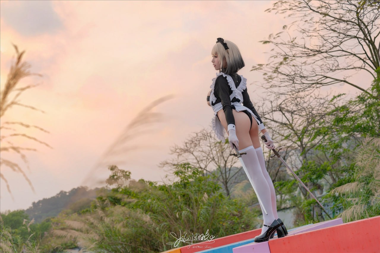 Bite a Bunny Girl - Battle Maid Dynamic Light Wave 77P1V