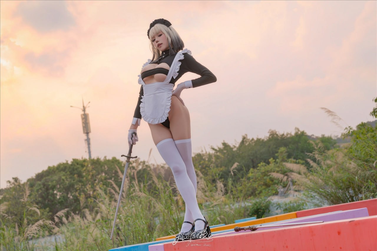 Bite a Bunny Girl - Battle Maid Dynamic Light Wave 77P1V