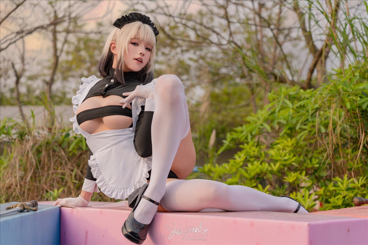 Bite a Bunny Girl - Battle Maid Dynamic Light Wave 77P1V