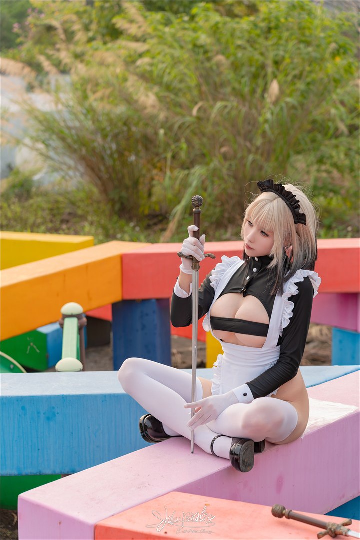 Bite a Bunny Girl - Battle Maid Dynamic Light Wave 77P1V