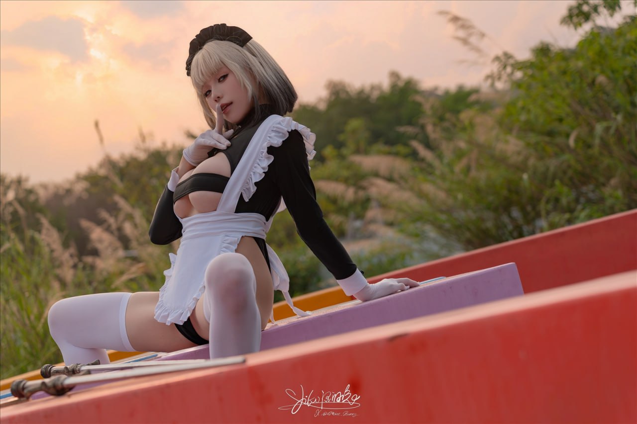 Bite a Bunny Girl - Battle Maid Dynamic Light Wave 77P1V