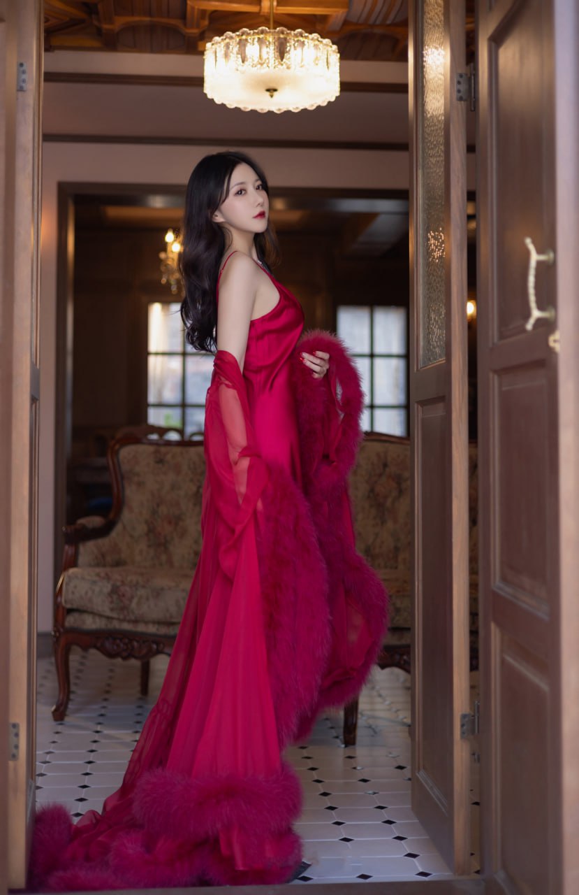 Yuzijiang Fish 玫瑰钻石内衣 Photo Set