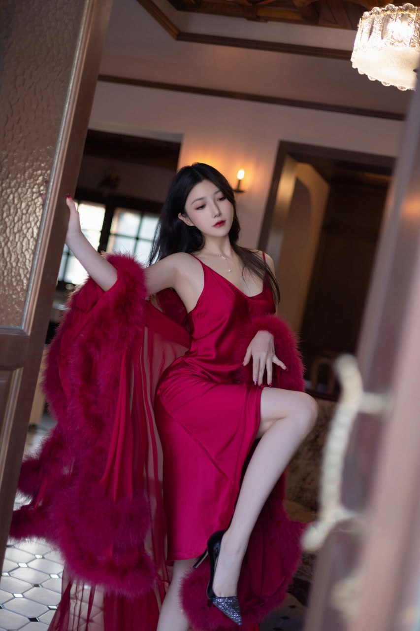 Yuzijiang Fish 玫瑰钻石内衣 Photo Set