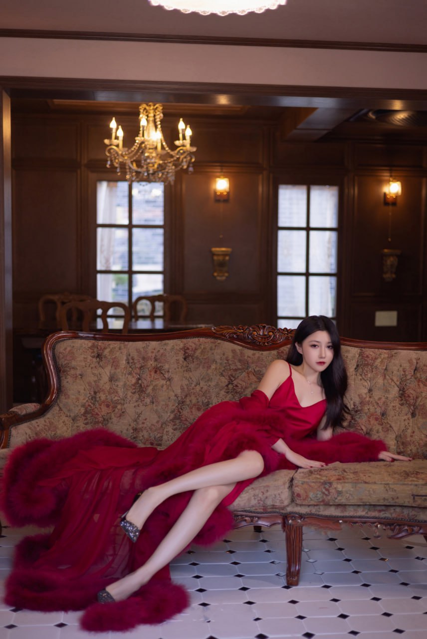 Yuzijiang Fish 玫瑰钻石内衣 Photo Set