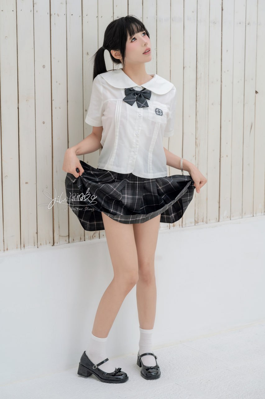 Yaoyikoutuniang 雨后小故事 Photo Set
