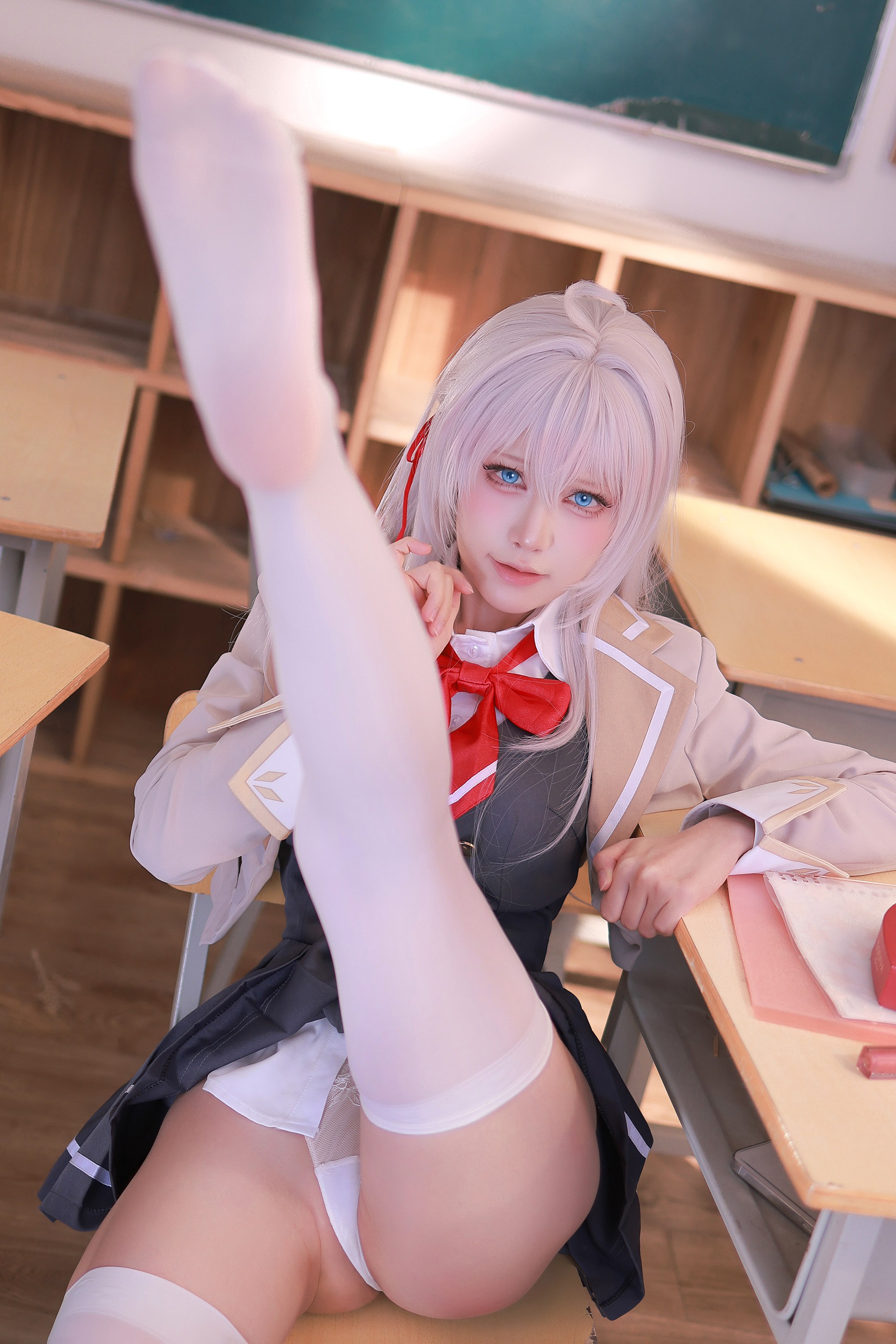 水淼Aqua《艾莉同學》教室Cosplay寫真套圖