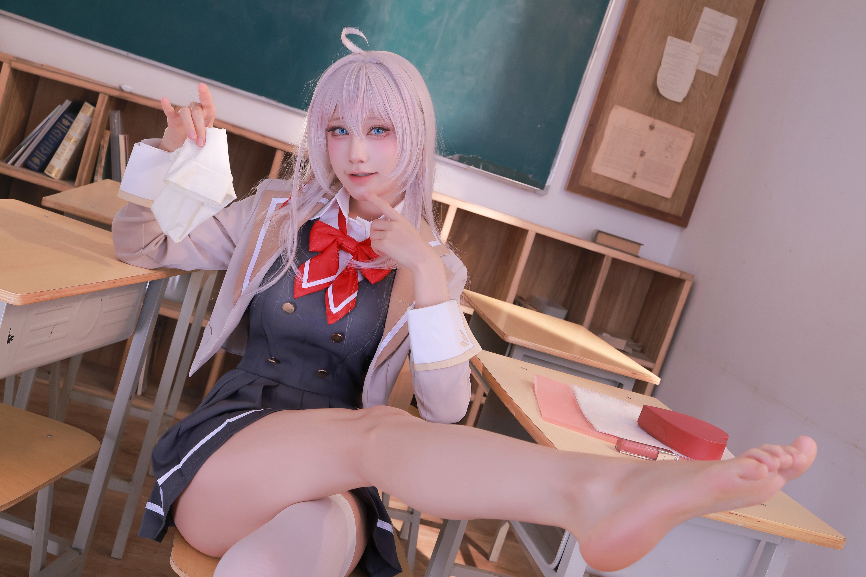 水淼Aqua《艾莉同學》教室Cosplay寫真套圖