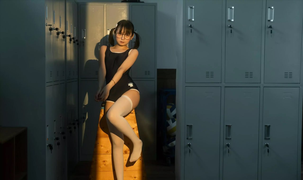 You Shui Ling Yi - Midday Changing Room 75P