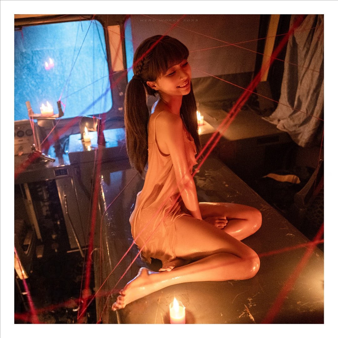 Chun Momo Glossy Oil Photo Set