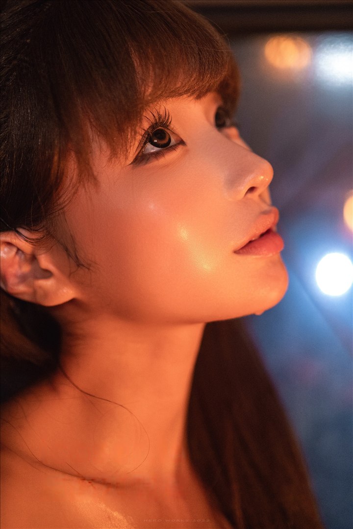 Chun Momo Glossy Oil Photo Set