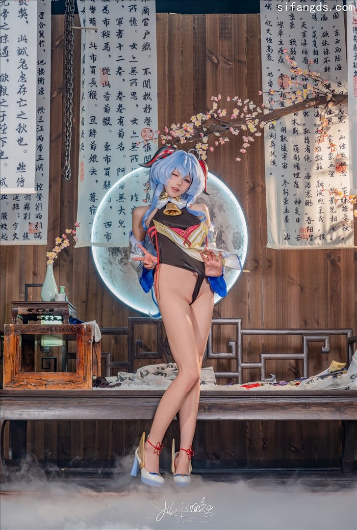 一口かむ兎娘 - シュンシュンシュユエ - 甘雨