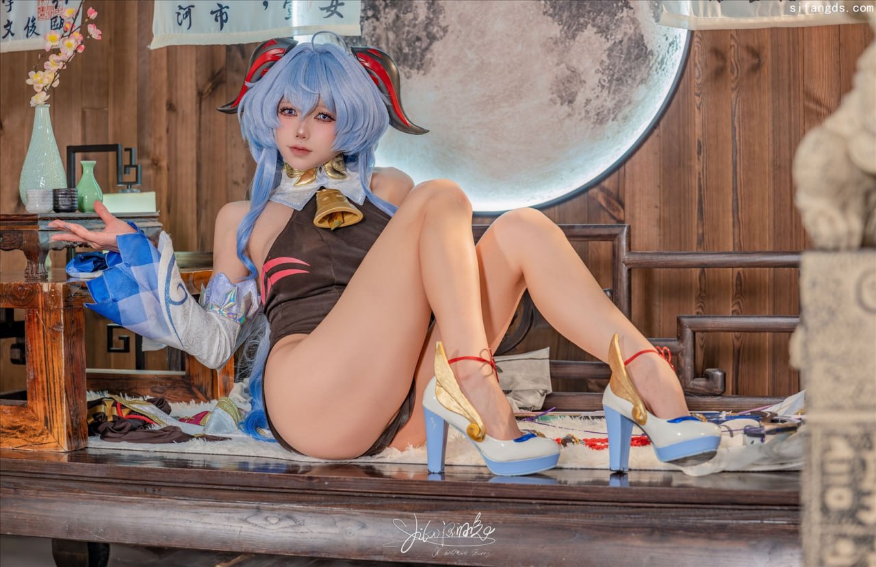 一口かむ兎娘 - シュンシュンシュユエ - 甘雨